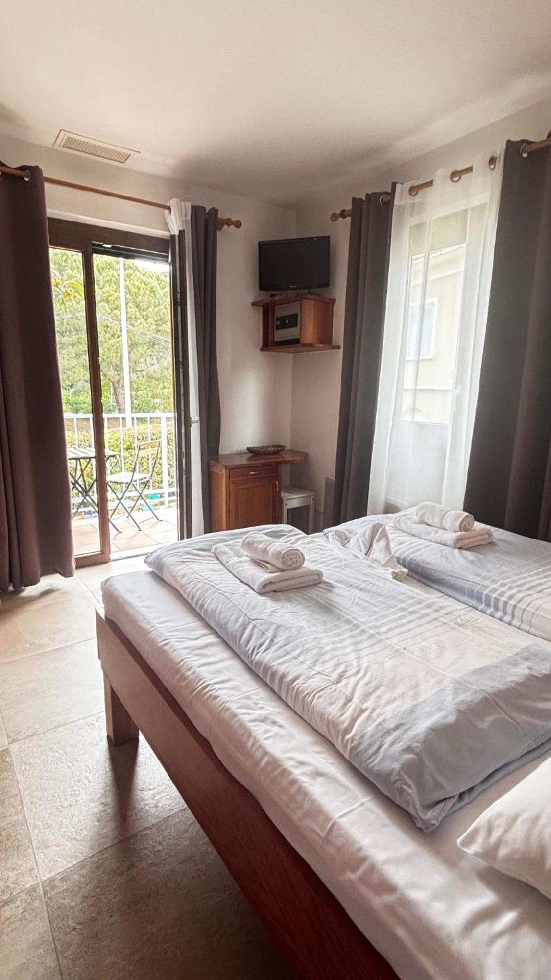 Hotel La Bastide Le Lavandou Kültér fotó
